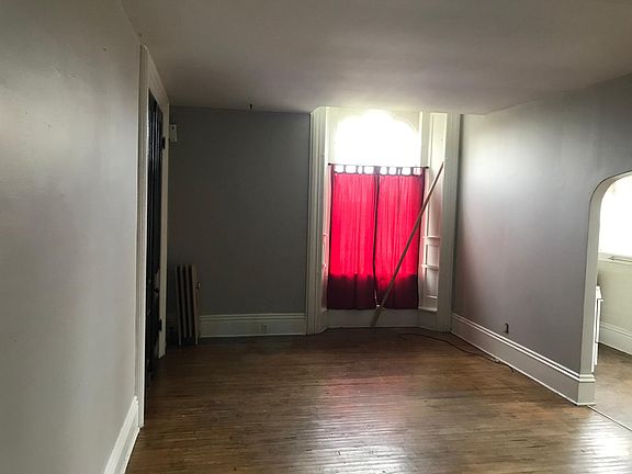 5th image of 143 Mentor Ave APT 1
