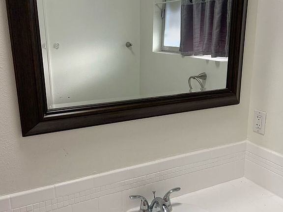 3rd image of 740 W 214th St APT 17A