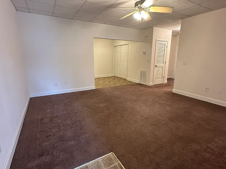 58 Wanda Dr #11 — Photo 4