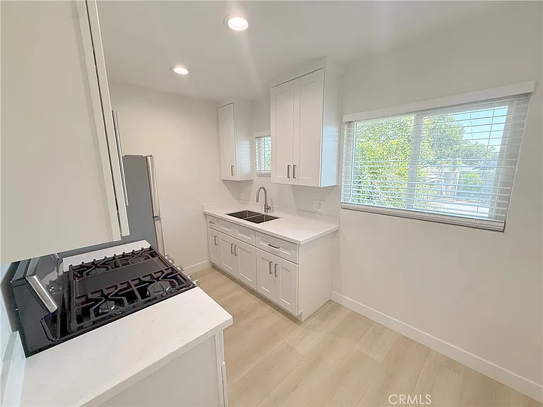 506 Raymond Ave #508D — Photo 4