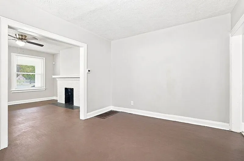 3 bed, 1.0 bath, 1072 sqft, $1,165 — Photo 4