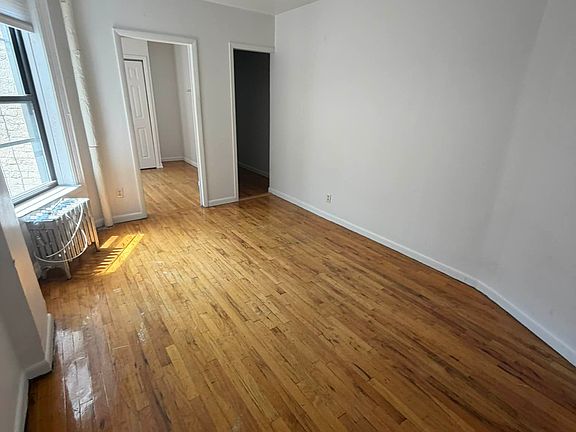 3rd image of 1642 Lexington Ave APT 16