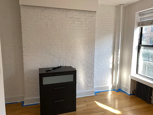 Rented by Legacy Realty Group NYC LLC | media 9