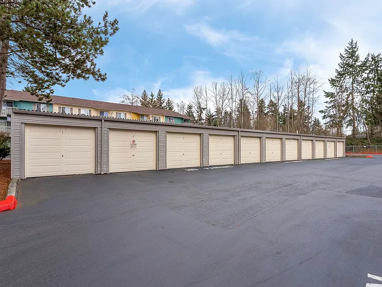 Arbor Woods Apartments — Photo 11