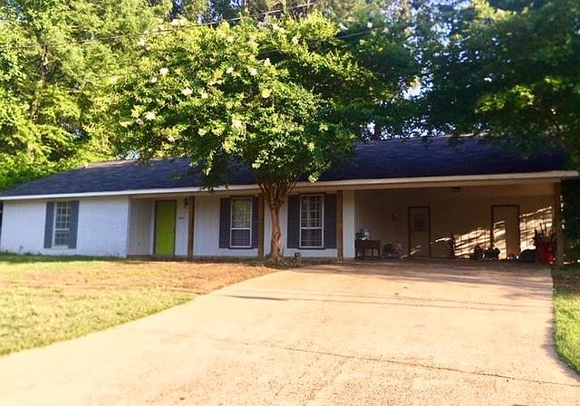 1st image of 2403 McArthur Dr