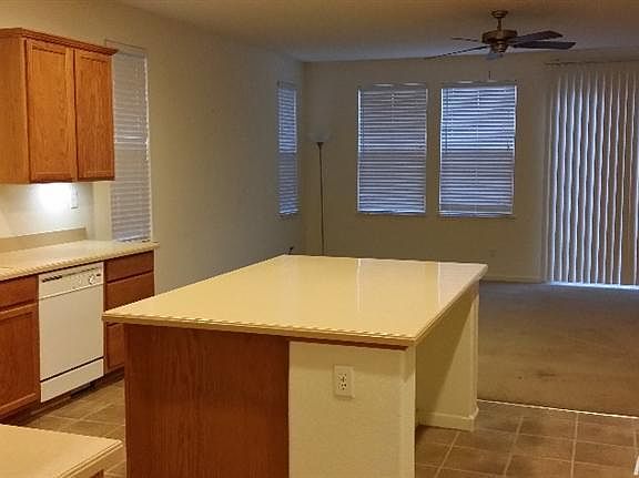 3rd image of 10334 Gilliam Dr