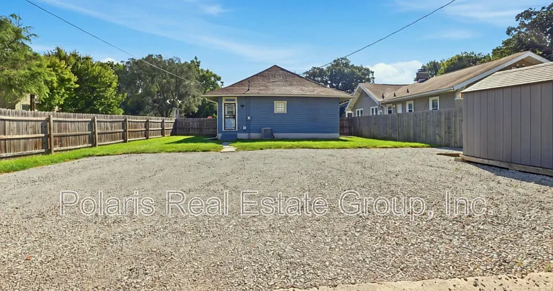 2 bed, 1.0 bath, 1500 sqft, $1,499 — Photo 4