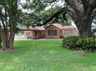 409 S 17th St, West Columbia, TX 77486