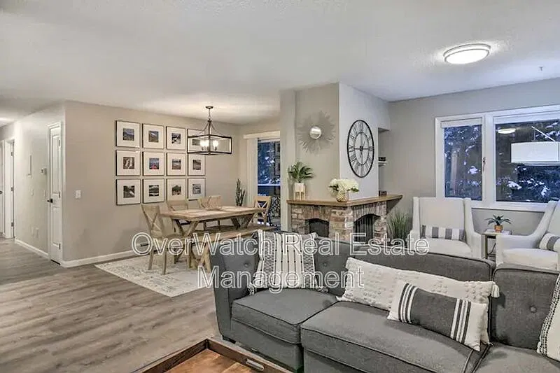 3 bed, 2.0 bath, 1400 sqft, $2,500 — Photo 4