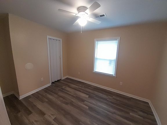 4th image of 1221 Battle St #A