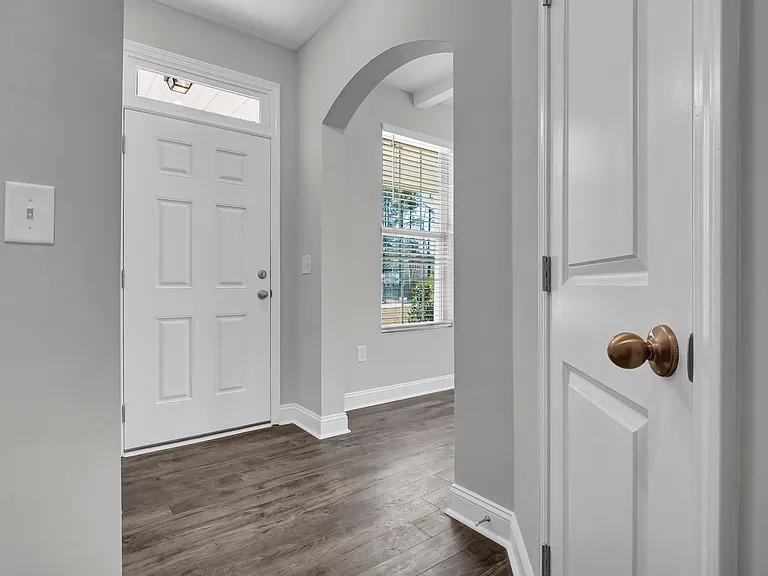 203 E Red Head Cir — Photo 2