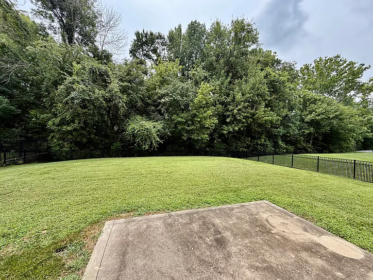 10141 Loch Lomond Dr — Photo 2