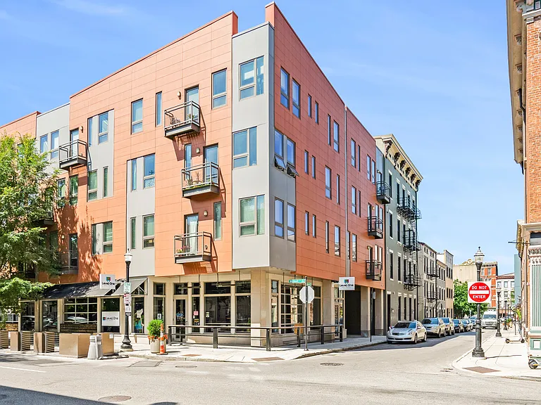 1341 Walnut St — Photo 9