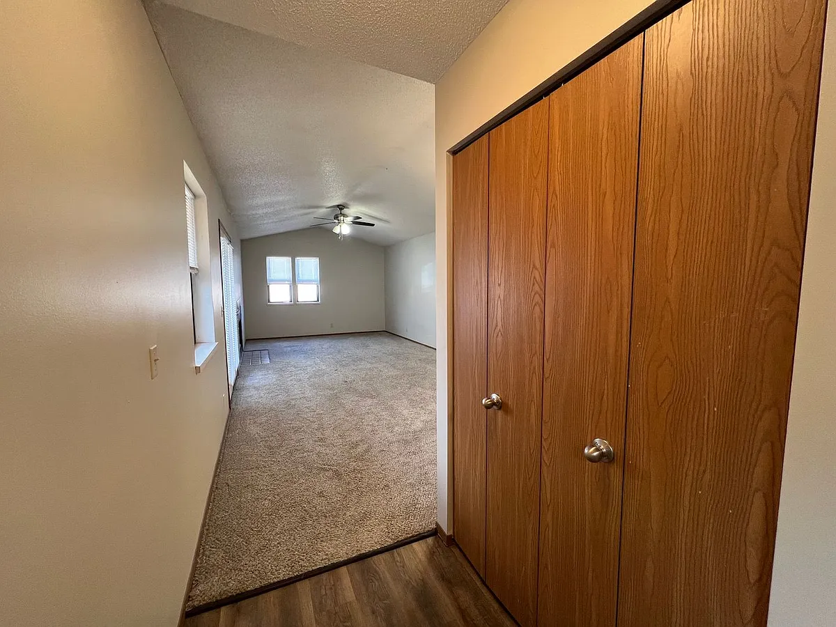 Building Photo - Oakridge Apartments