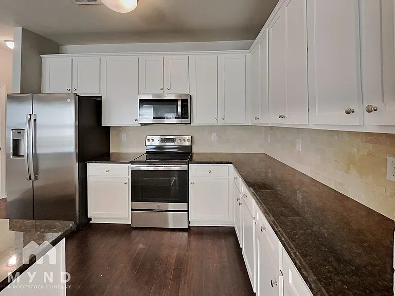 5921 Cassie Dr — Photo 2