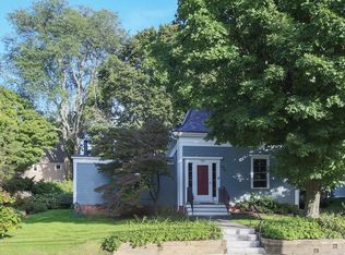 584 Grove St, Newton, MA 02462