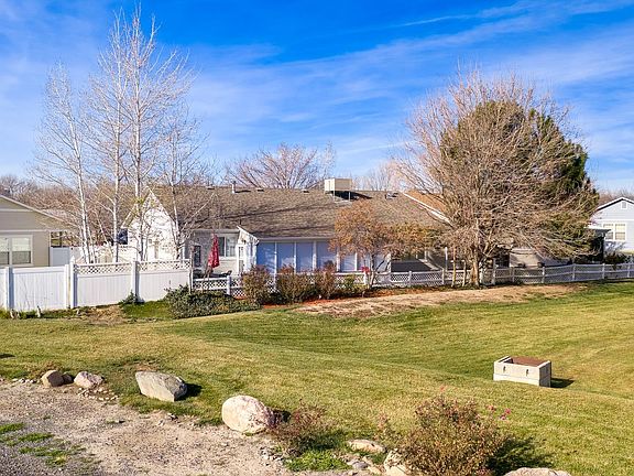 3rd image of 2440 Wellington Ct