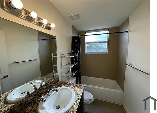 529 NE 62nd St #403 — Photo 10