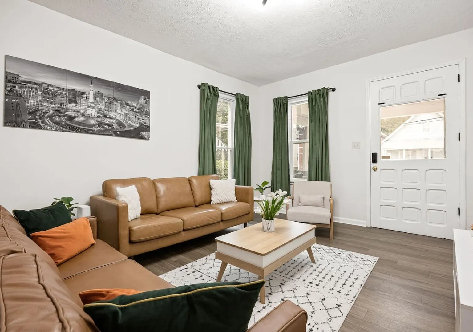 Modern & Cozy Indy Stay w/ Free Parking — Photo 3
