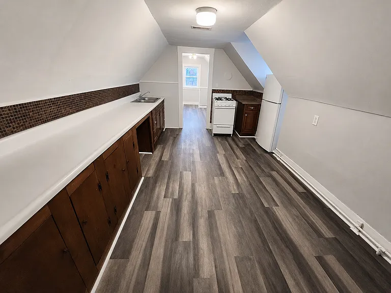 339 Pennsylvania St #7 — Photo 2