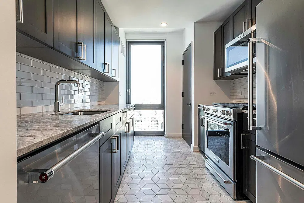 21 West End Avenue — Photo 4