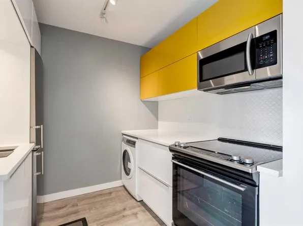 1513 N 26th Ave SW #206, Calgary, AB T2T 1C4