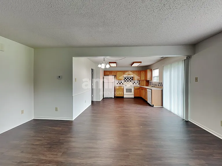 7540 Wymm Ln — Photo 4