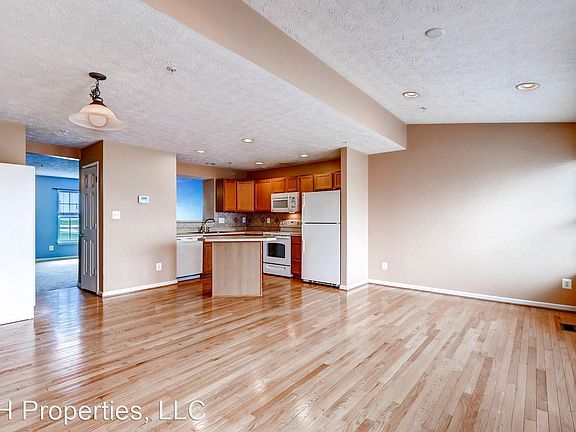 5th image of 647 Possum Trot Way
