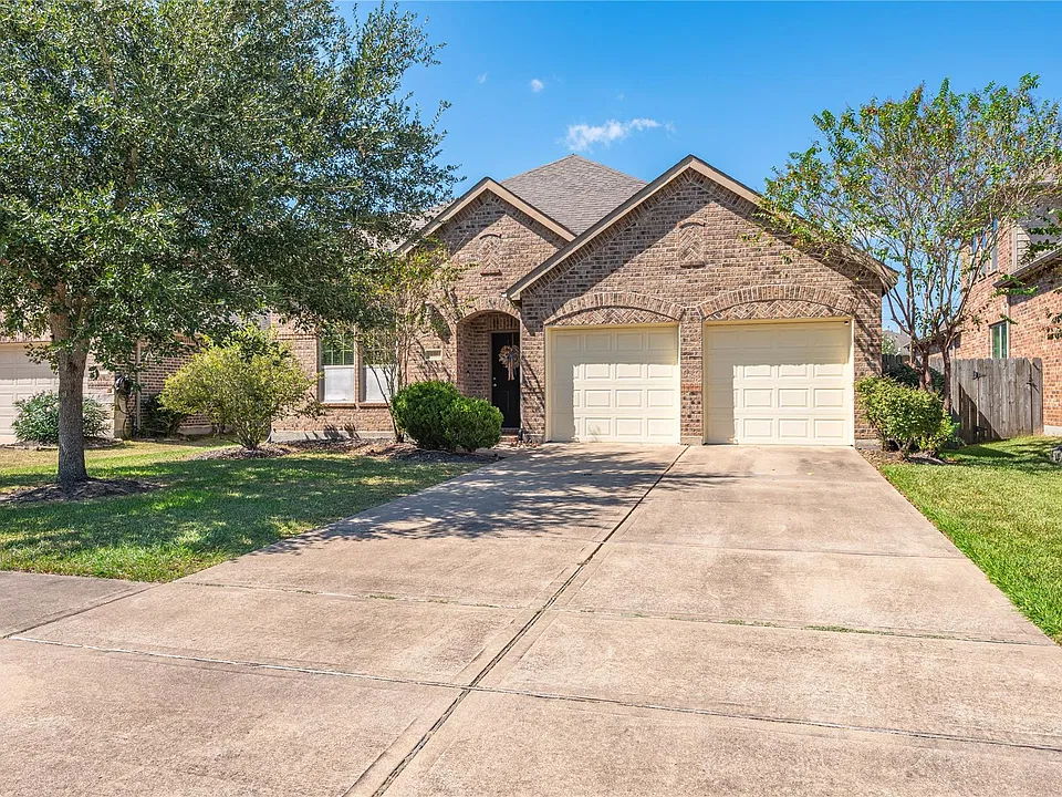 605 Chesterfield Ln