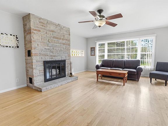4th image of 405 E ALLMAN STREET