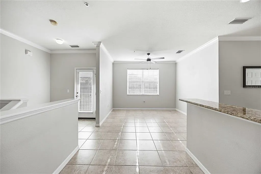 2 bed, 2.0 bath, 966 sqft, $2,100 — Photo 4