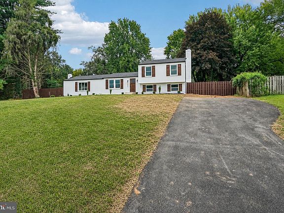 2nd image of 4492 Jade Ct