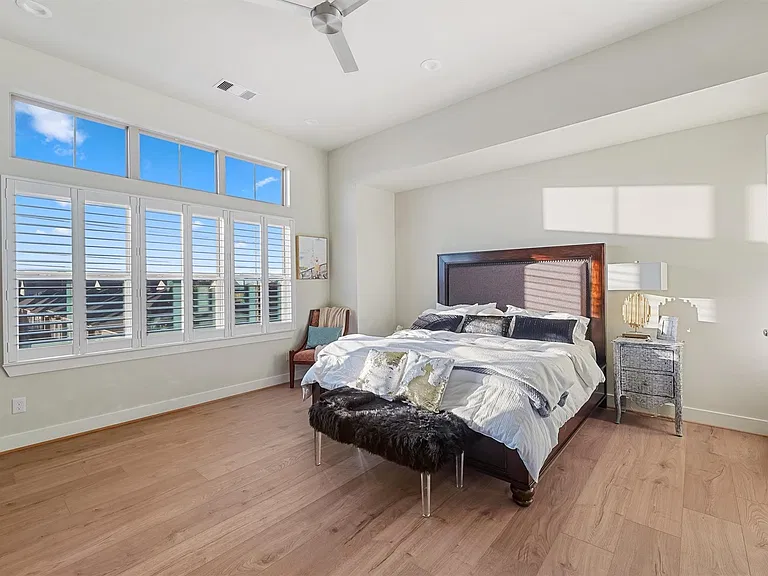 5209 Allen St #I — Photo 11