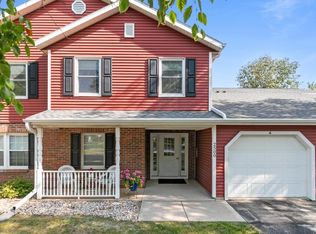 2500 Village Ln APT D, Oshkosh, WI 54904