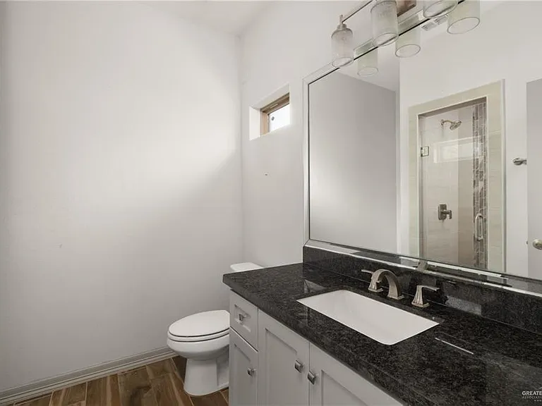 5800 Nightingale Ave #1 — Photo 7