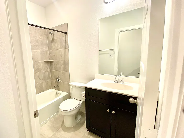166 Camelia St — Photo 13
