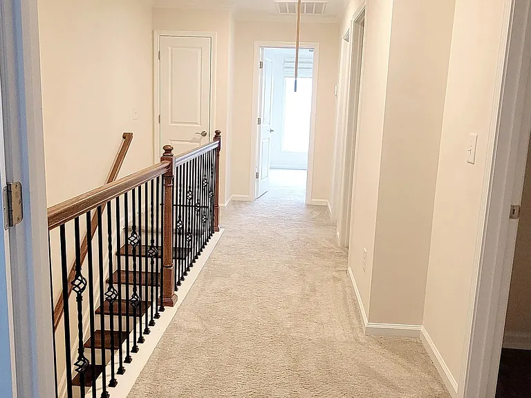 515 Vassar Dr — Photo 9