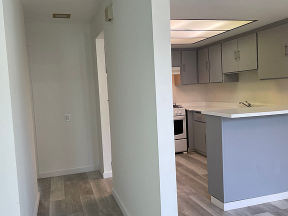 4th image of 369 W Bay St APT G