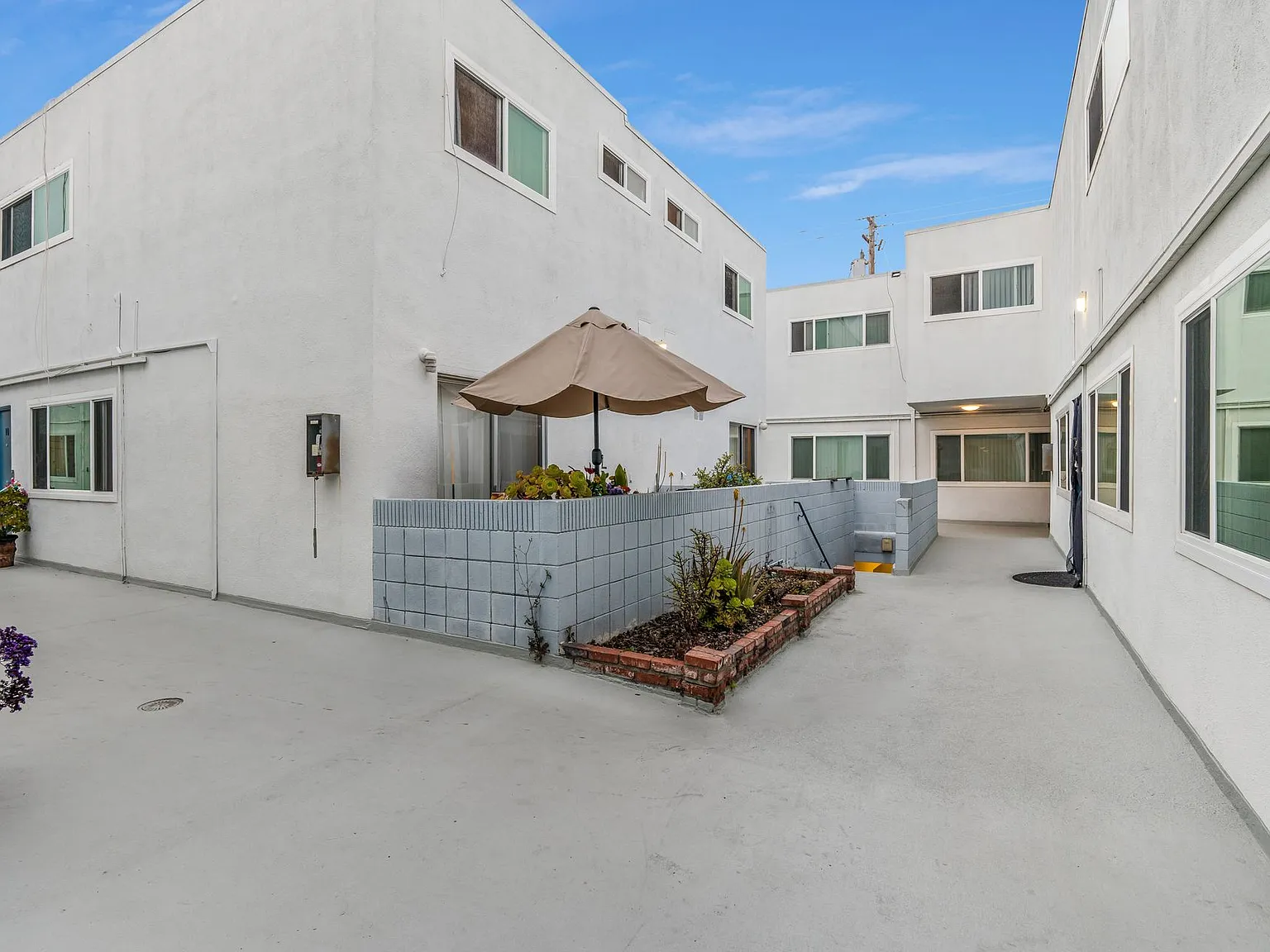 3505 Emerald St — Photo 3