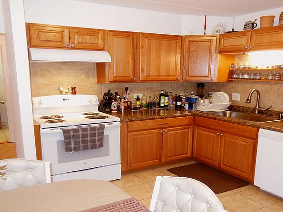4th image of 9078 Heathwood Dr #4B