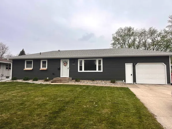 1903 Ross St, Yankton, SD 57078