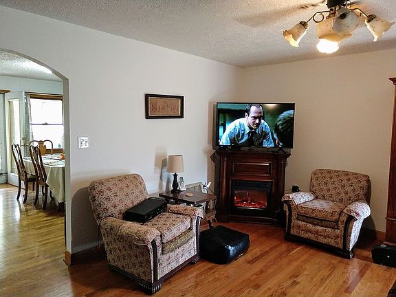 3rd image of 156 Shadybrook Dr