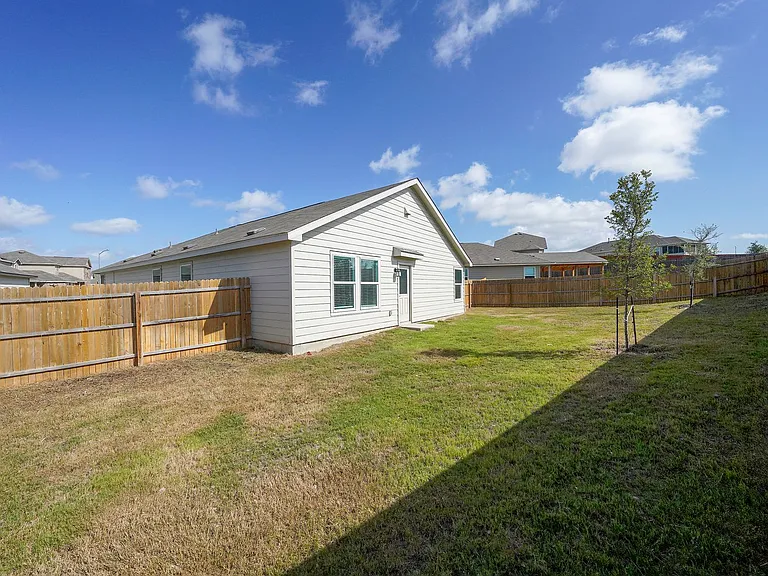 5926 Seaside Mnr — Photo 32
