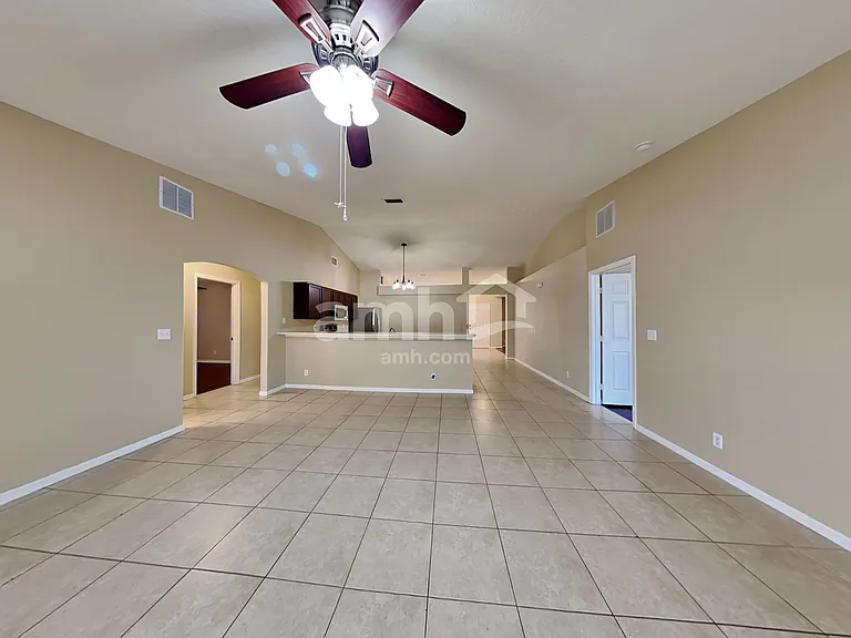 2538 SW Dawn St — Photo 5