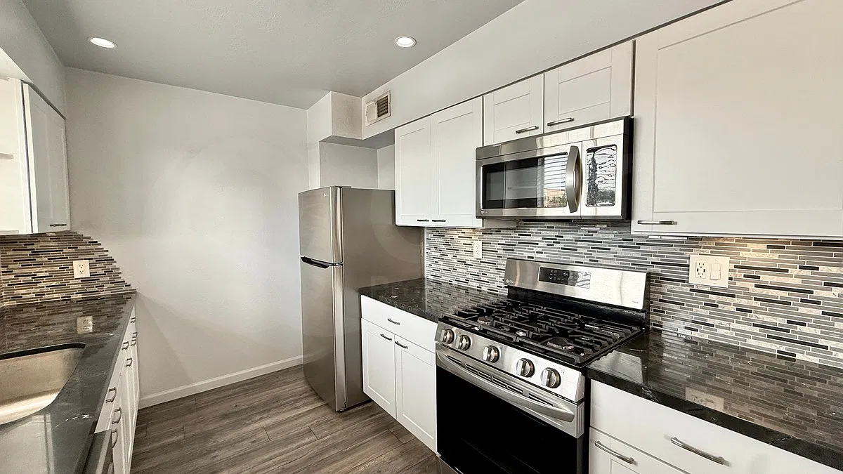 1 bed, 1.0 bath, 784 sqft, $1,199 — Photo 4