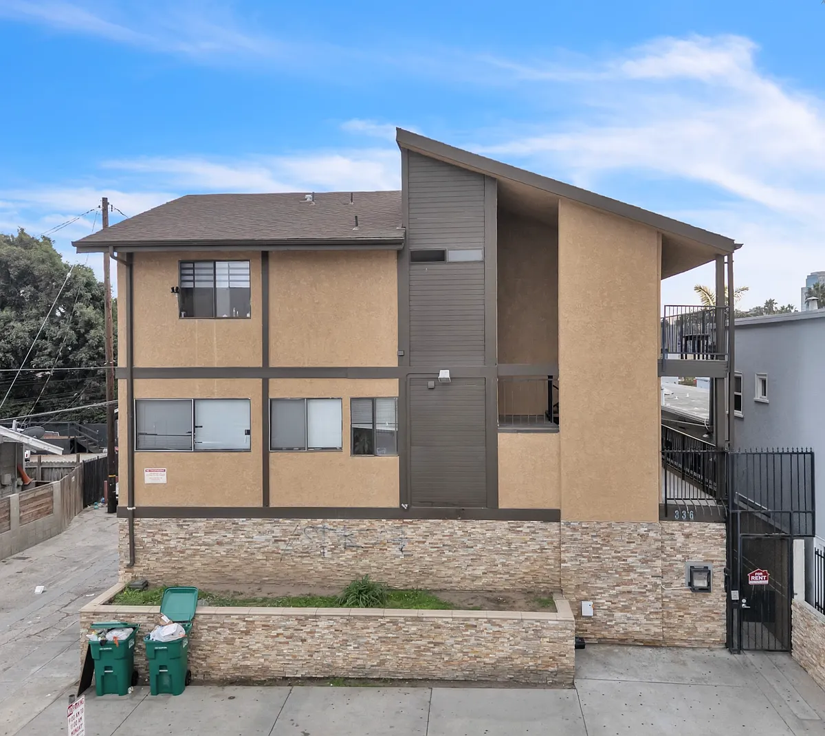 Building Photo - 336 E 8th St