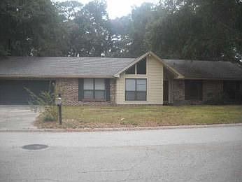 1st image of 2716 Forest Oaks Dr #D