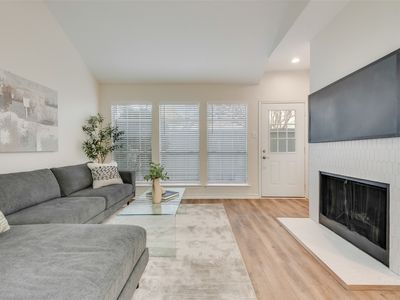6220 Bentwood Trl APT 204, Dallas, TX, 75252