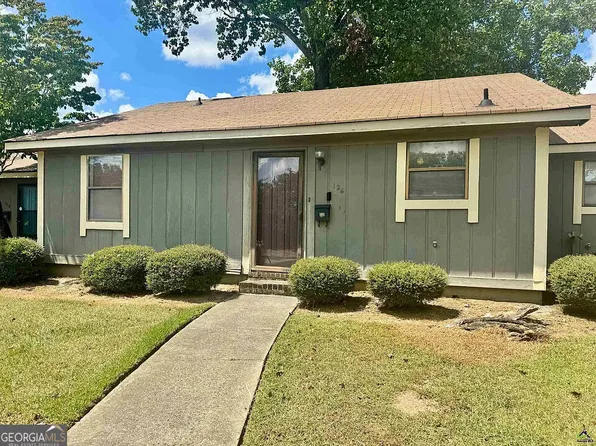 124 Stonehedge Dr, Warner Robins, GA 31088