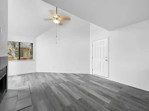 9825 Walnut St, Dallas, TX